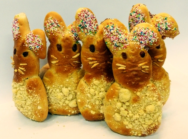 Stehende Hasen aus Butterhefeteig